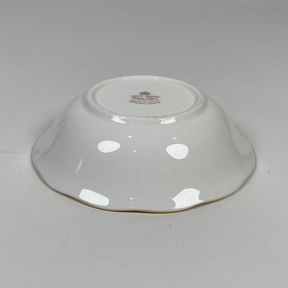 Vintage Royal Albert Bone China Lady Carlyle Dessert Fruit Bowl Made in England - Picture 4 of 6